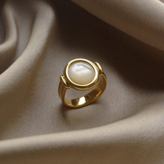 Signe™ | Elegant ring med hel pärla