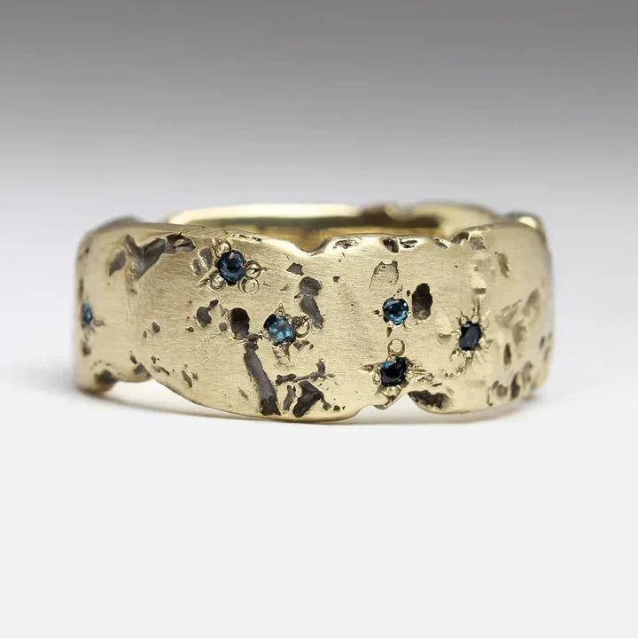 Nia™ | Vintage Guld Smidd Ring med Blå Inläggskristall