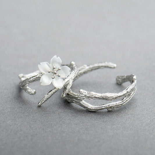 Lovisa™ | Justerbar ring med vit vintageblomma