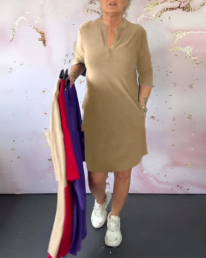 Marja™ | Pehmeää eleganssia yksivärisessä V-kaula-aukkomekossa
