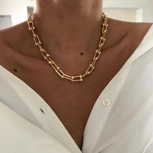 Elvira™ | Halsband med gyllene kedjor