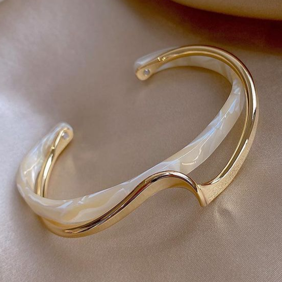 Freja™ | Elegant Armband i Vit Opal och Guld