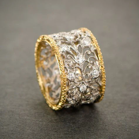Märta™ | Vintage ring med kristall och guldfärgad murgröna